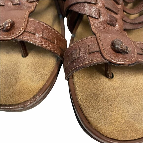 Clarks Sandal Toe Thong Reba Tan Size 8M Brown Slip On - Picture 2 of 4